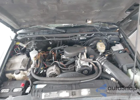 2001 GMC Jimmy Luxury из США, поврежденный, VIN 1GKCS63W812105518